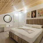 Loft By Holistay Apartament