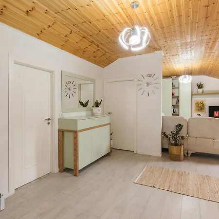 Loft By Holistay Apartment *