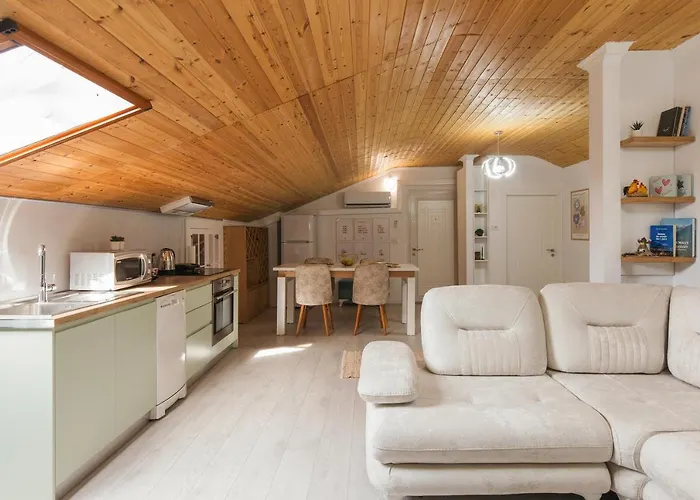 公寓 Loft By Holistay *