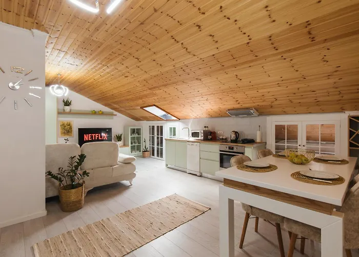 Loft By Holistay 公寓