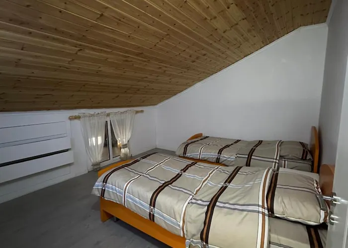 公寓 Loft By Holistay 地拉那