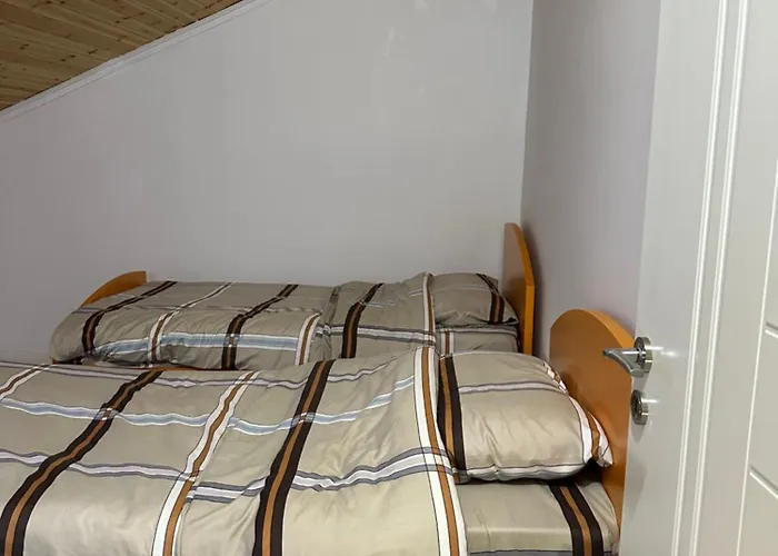 Loft By Holistay 地拉那